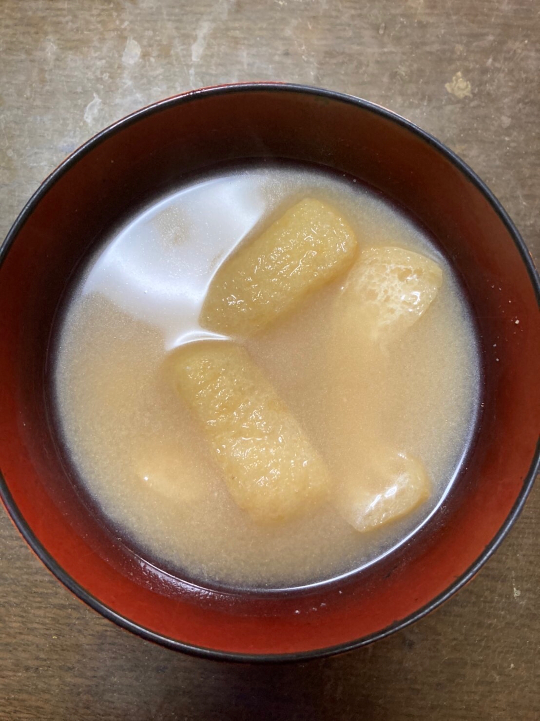 シンプル　油揚げの味噌汁