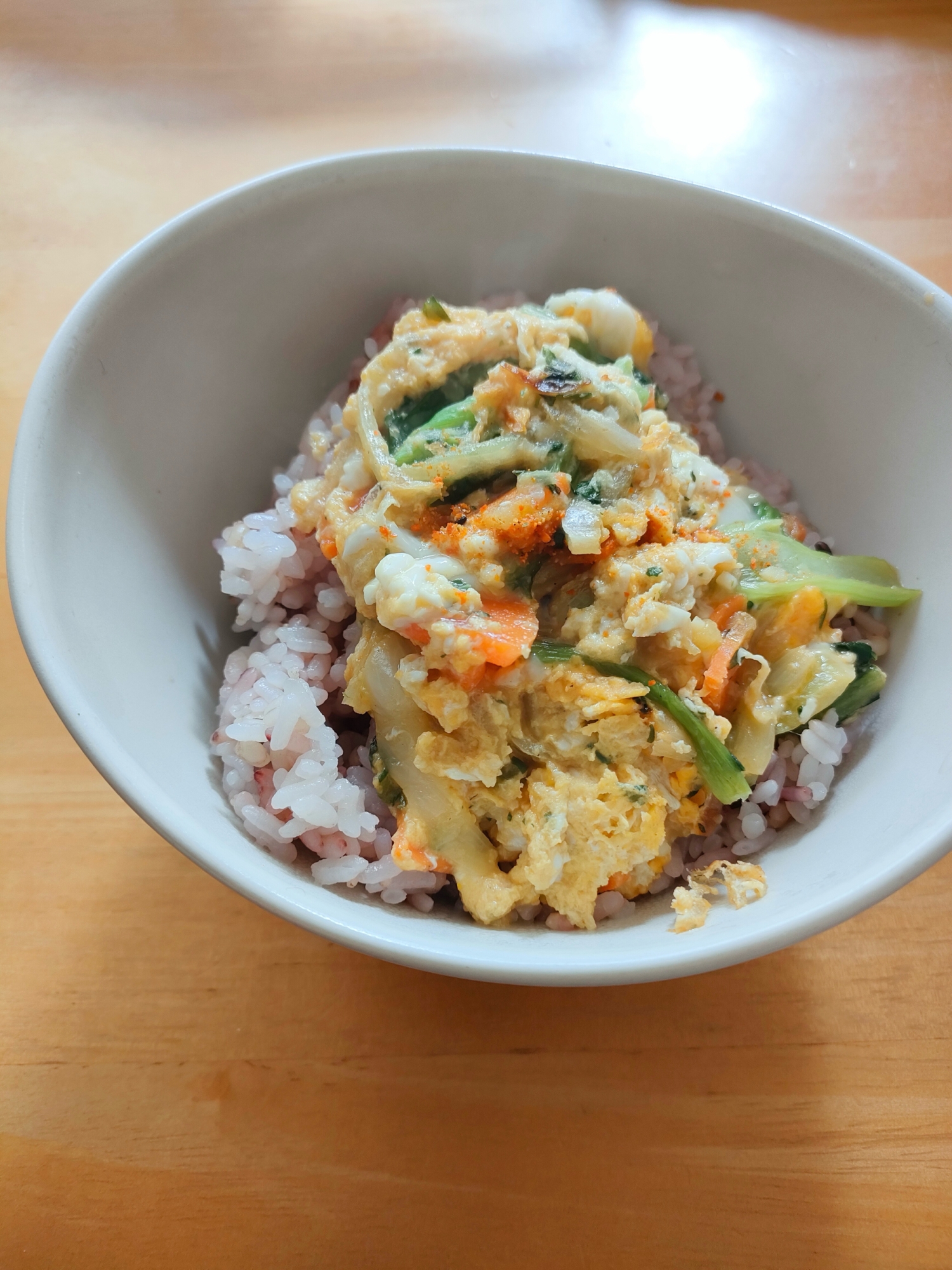 キャベツとにんじんの卵炒め丼