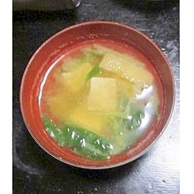 水菜・木綿豆腐・油揚げの味噌汁