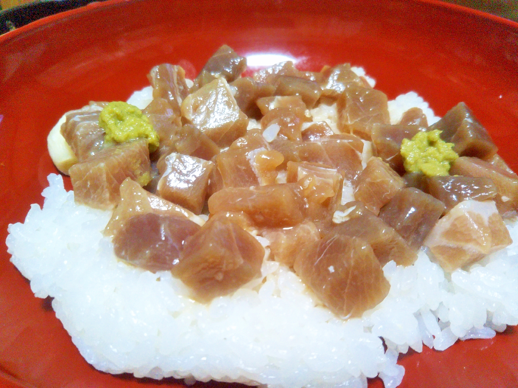 サイコロまぐろ丼