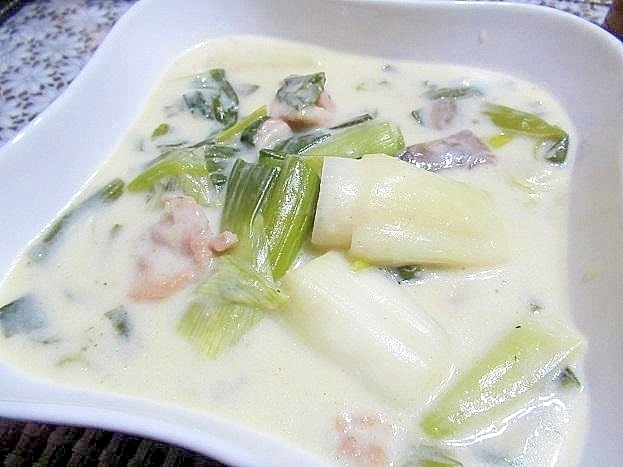 葉タマネギでホワイトシチュー～♪