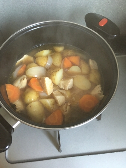 胸肉とじゃがいもの煮物