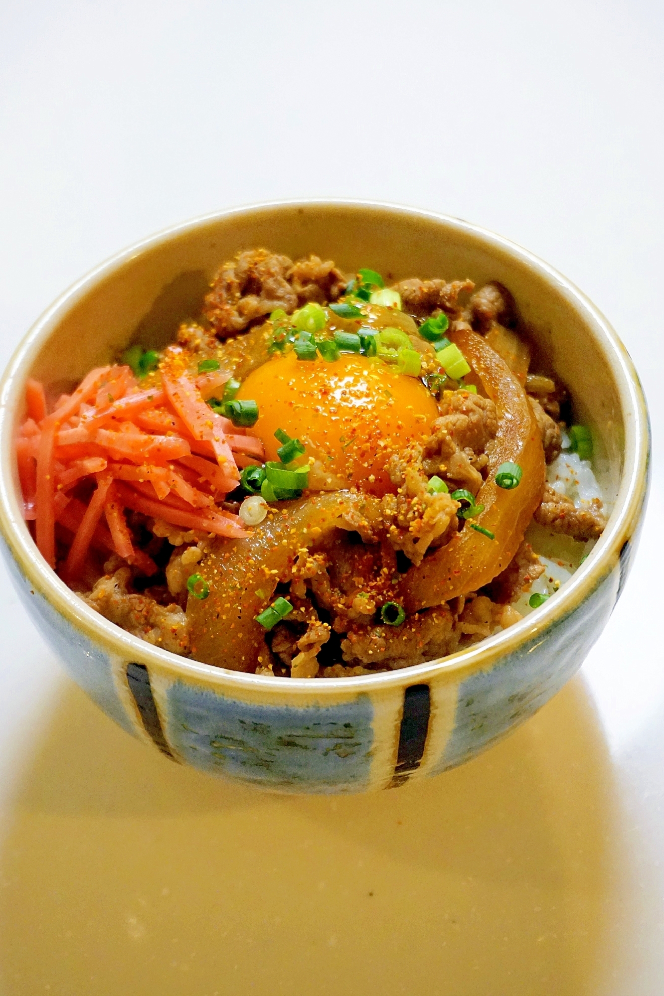ひと手間で「旨味増し増し極上丼」！牛丼（牛めし）