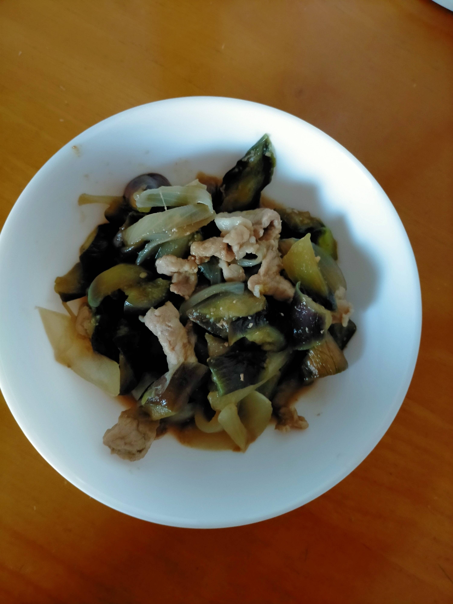 ナスと玉ねぎと豚こま炒め