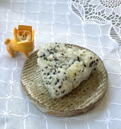 セサミンたっぷり✿⁠黒ごま✿⁠おにぎり