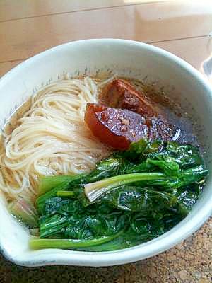 角煮の下ゆで汁で、豚バラ角煮ラーメン