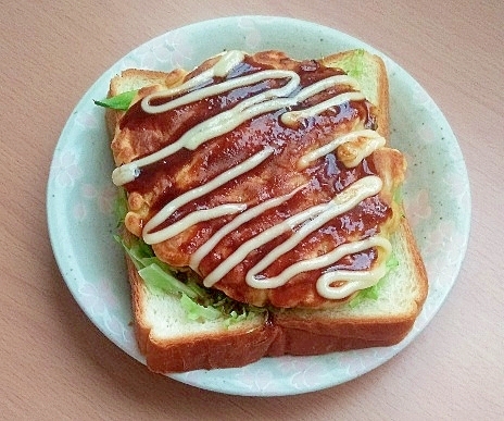 お好み焼きのせトースト