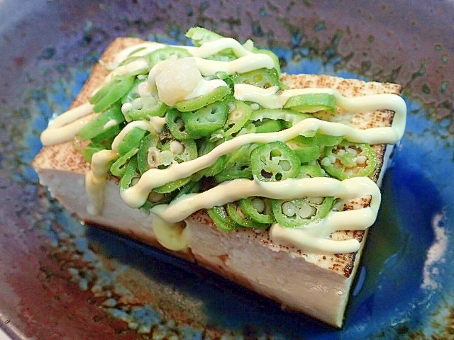 大蒜醤油マヨで　オクラのせ焼き豆腐♪