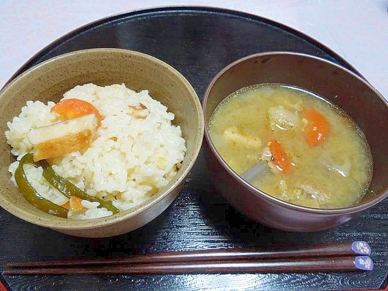 さつま揚げと茎わかめの炊き込みごはん