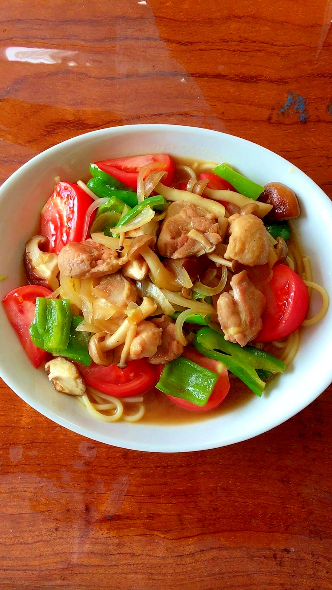 スープで食べたいキノコとチキンの和風スパゲッティ