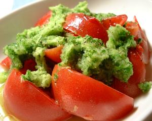 見た目はクリスマス トマトときゅうりのサラダ