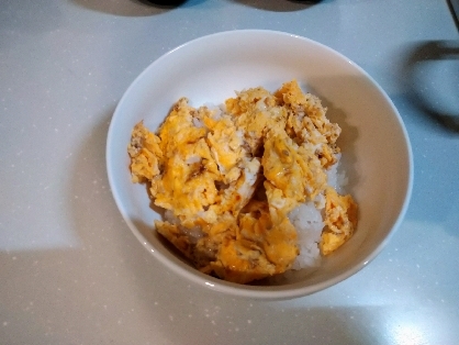 チーズ入りスクランブルエッグ丼