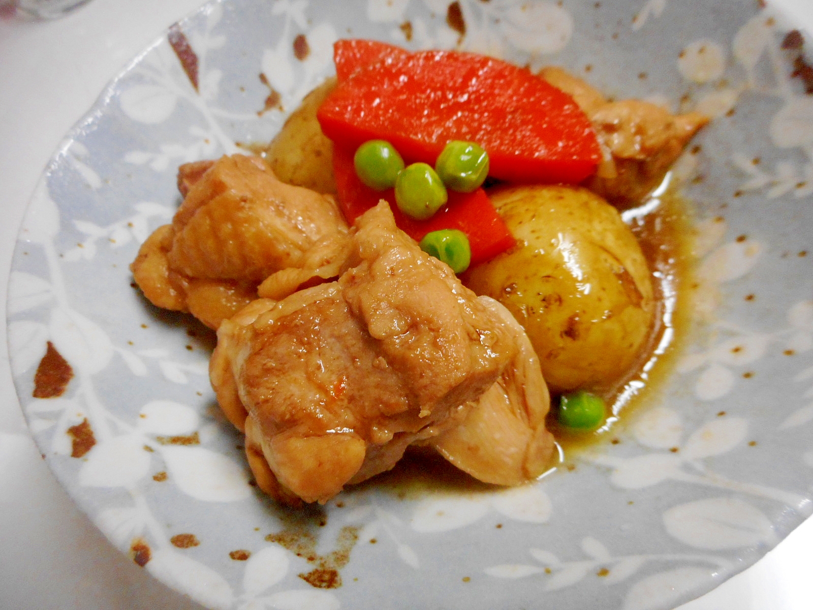 新じゃがと鶏肉の煮物