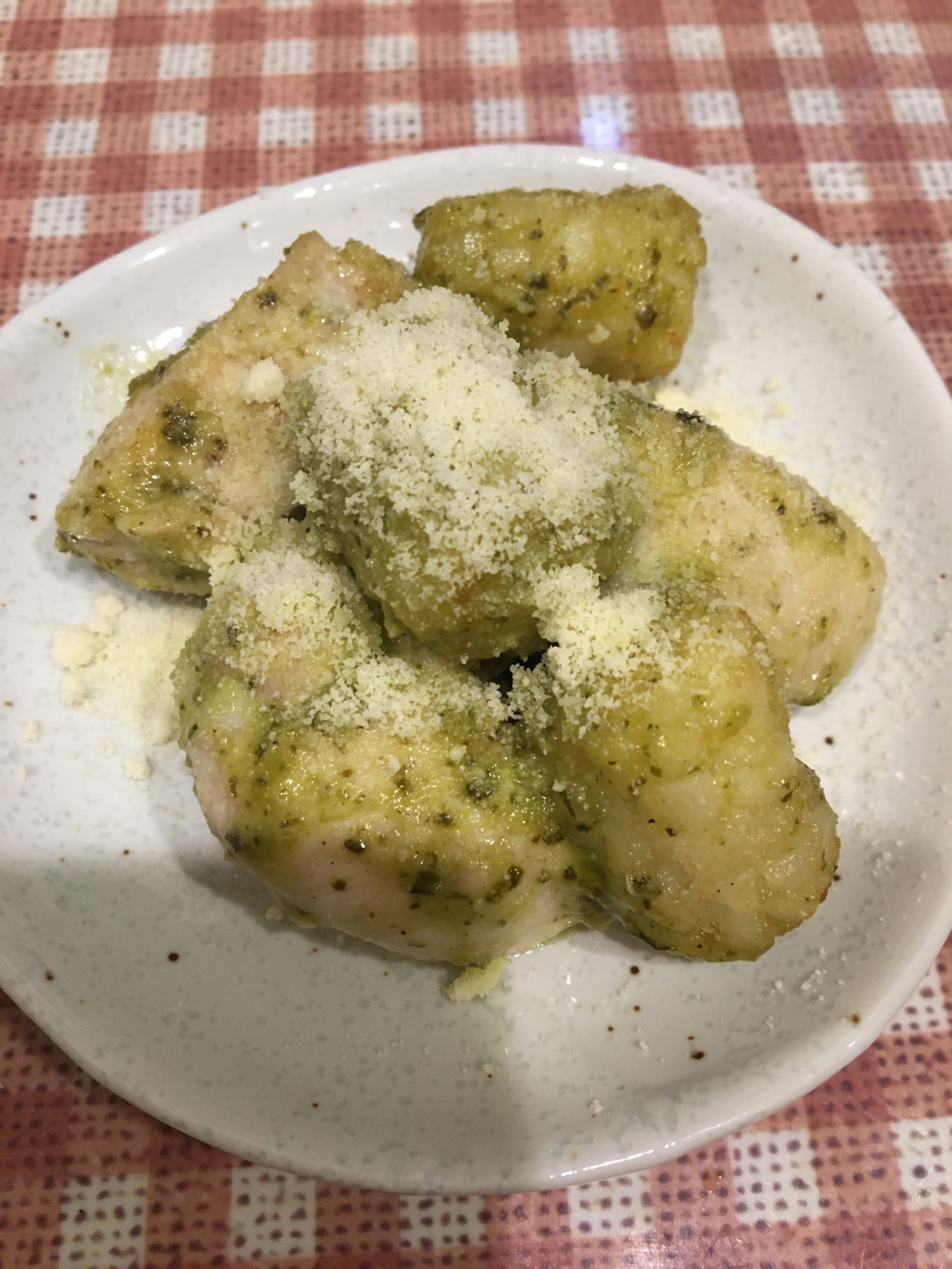 ハッシュドポテトと鶏肉のジェノベーゼ炒め