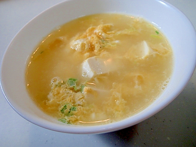 お豆腐とかいわれ大根入り卵の中華スープ