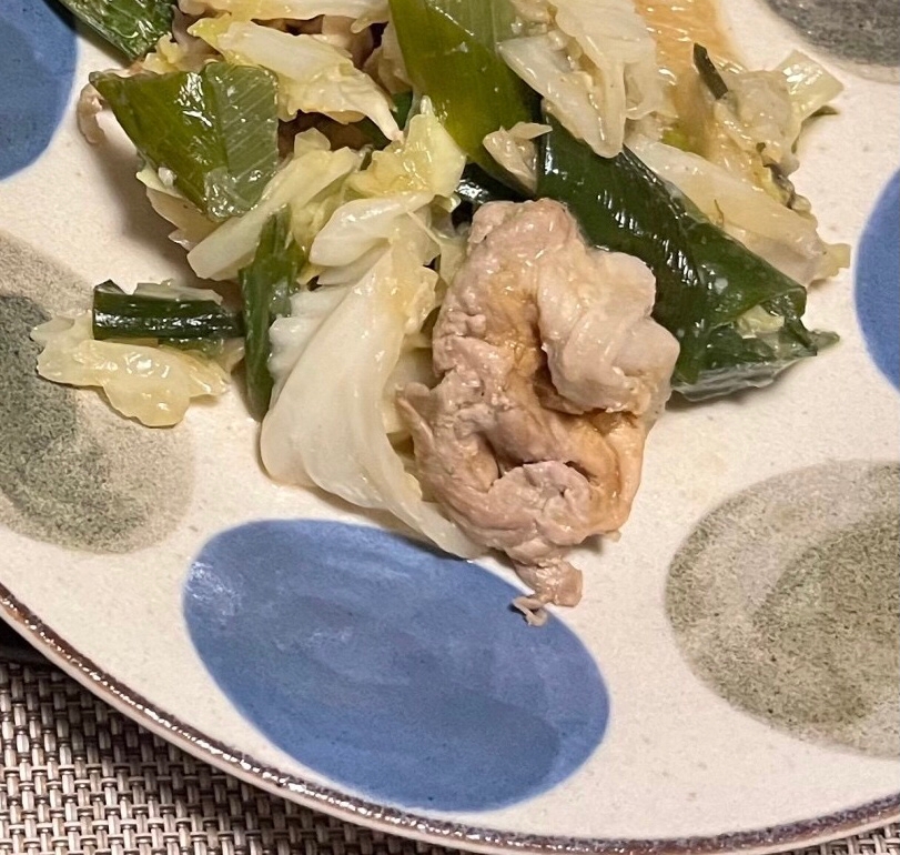 豚肉とキャベツの玉ねぎ麹炒め