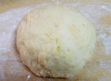 てこねで作りましたが、とても扱いやすかったです。
うれしくて写真にとってしまいました。これからサツマイモクリームパンになります。