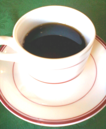 小太郎さん、ごめんね。ライチリキュールで代用しました。お味はとても良い感じ♪至福の一時を感じるわ❤これって愛のコーヒーね♥(〃∇〃)♥癒しのコーヒー旨ゴチです☆