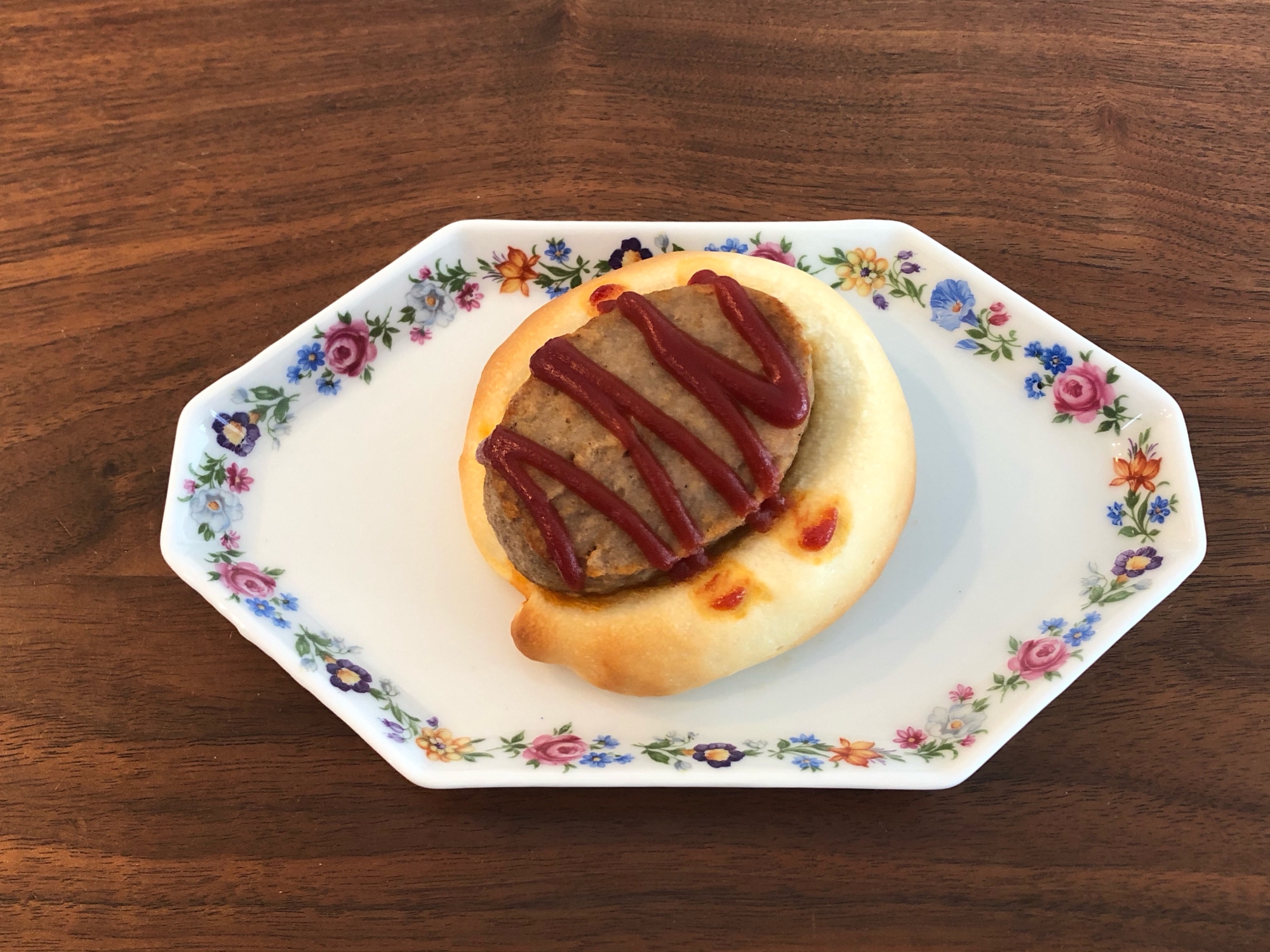 手ごねで牛乳たっぷりの冷凍ハンバーグのせ惣菜パン レシピ 作り方 By ちぃころ 楽天レシピ 手ごねで牛乳たっぷりの冷凍ハンバーグのせ惣菜パン レシピ 作り方 By ちぃころ 楽天レシピ