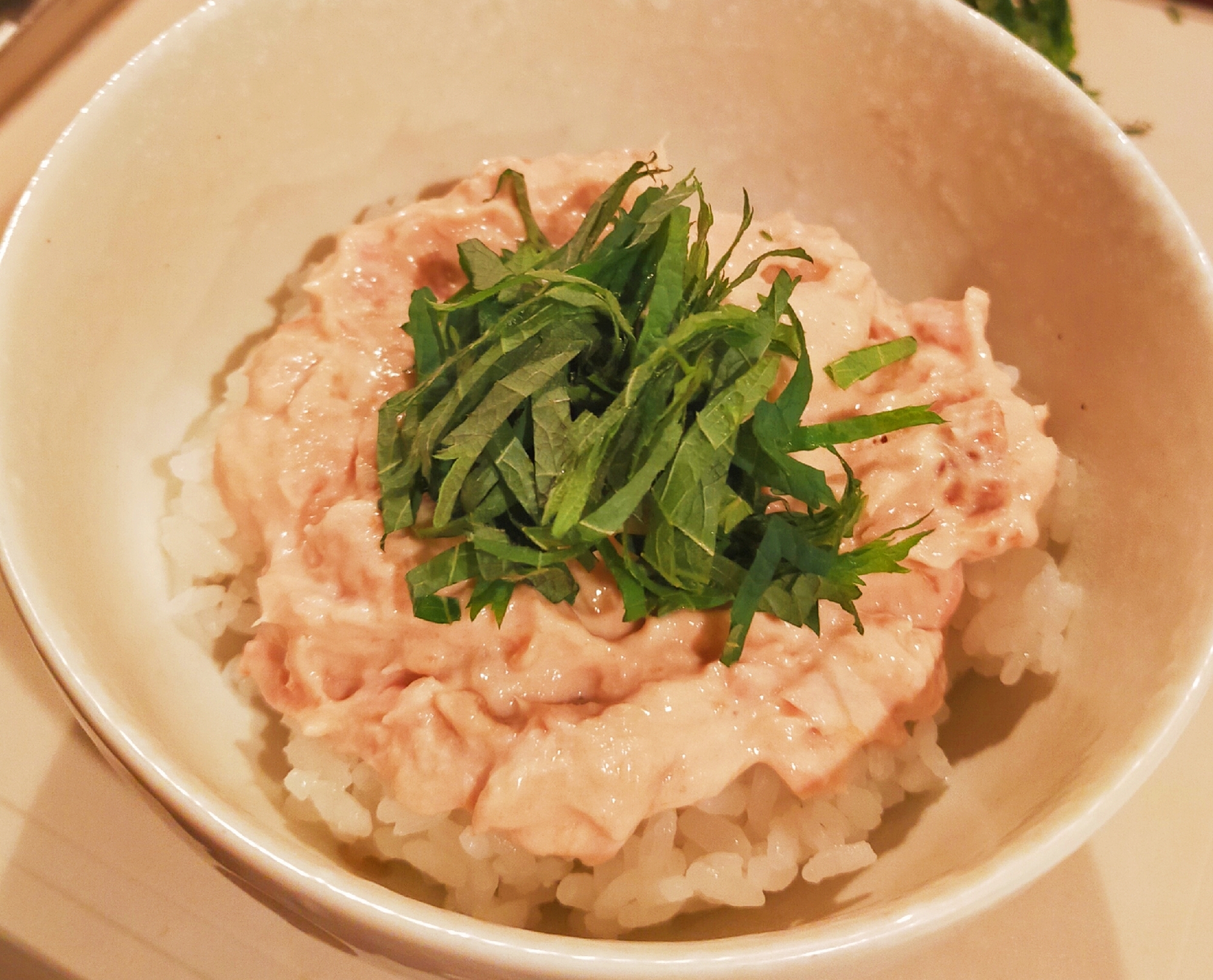 混ぜるだけ！梅しそツナ丼