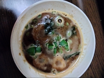 九条ねぎ・乾燥豆腐・生わかめの赤だし