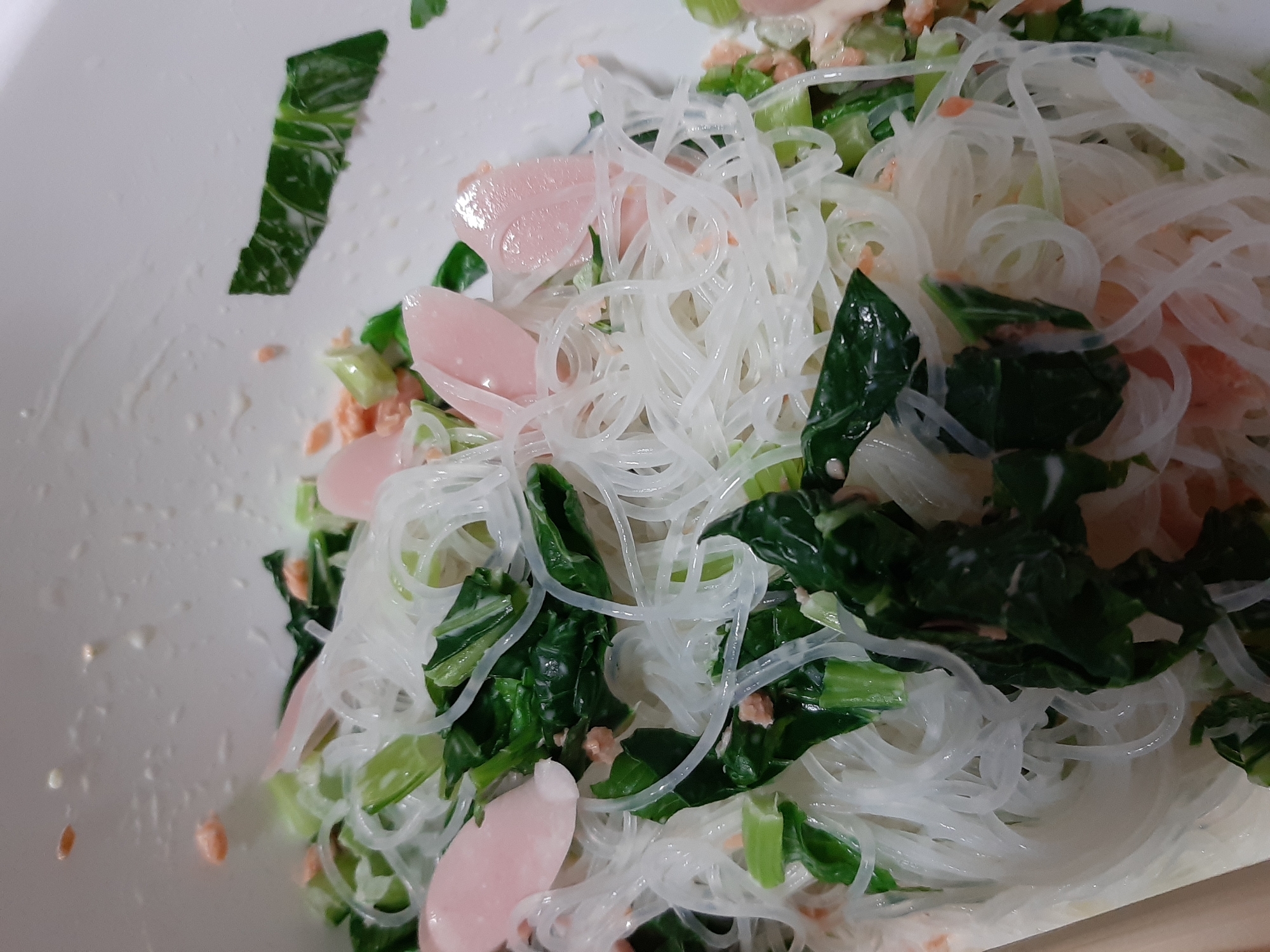 小松菜　春雨　ソーセージ　鮭フレークサラダ