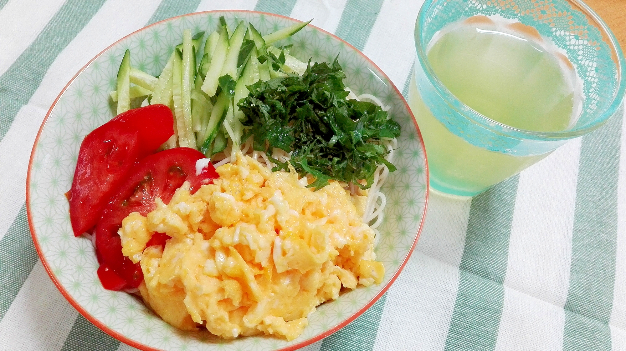 夏にさっぱり食べれる！そうめんのごまドレかけ