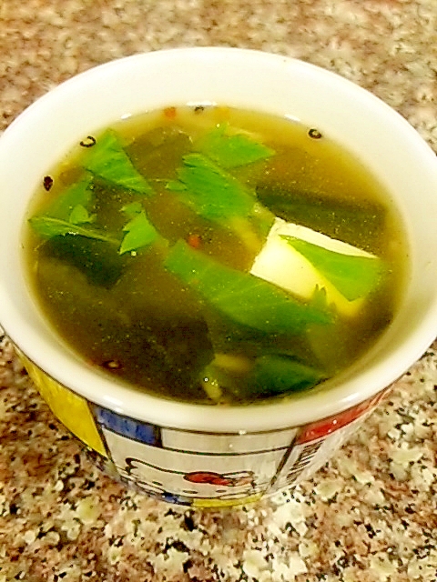 セロリと豆腐のグリーンカレースープ