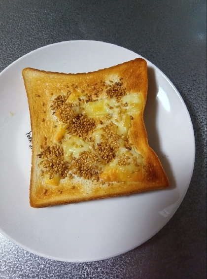 朝食に☆ごまチーズトースト