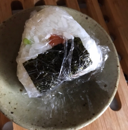 梅干しと枝豆とちりめんじゃこのおにぎり