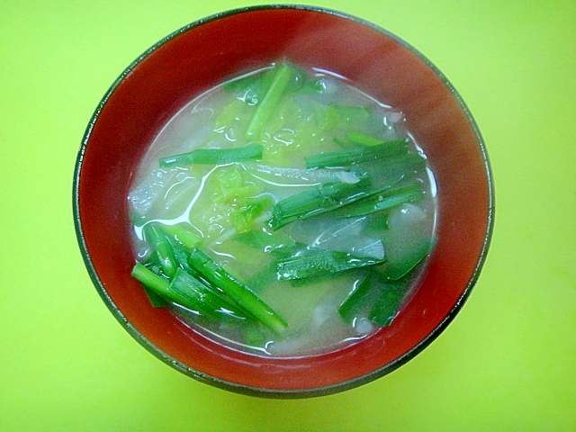 大根と白菜ニラの味噌汁