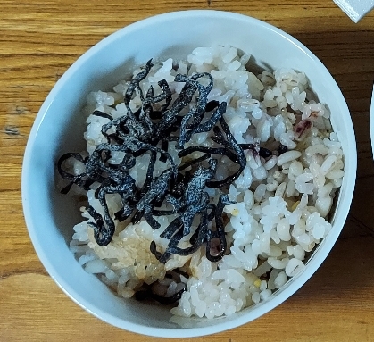 プチプチ食感！もちむぎご飯