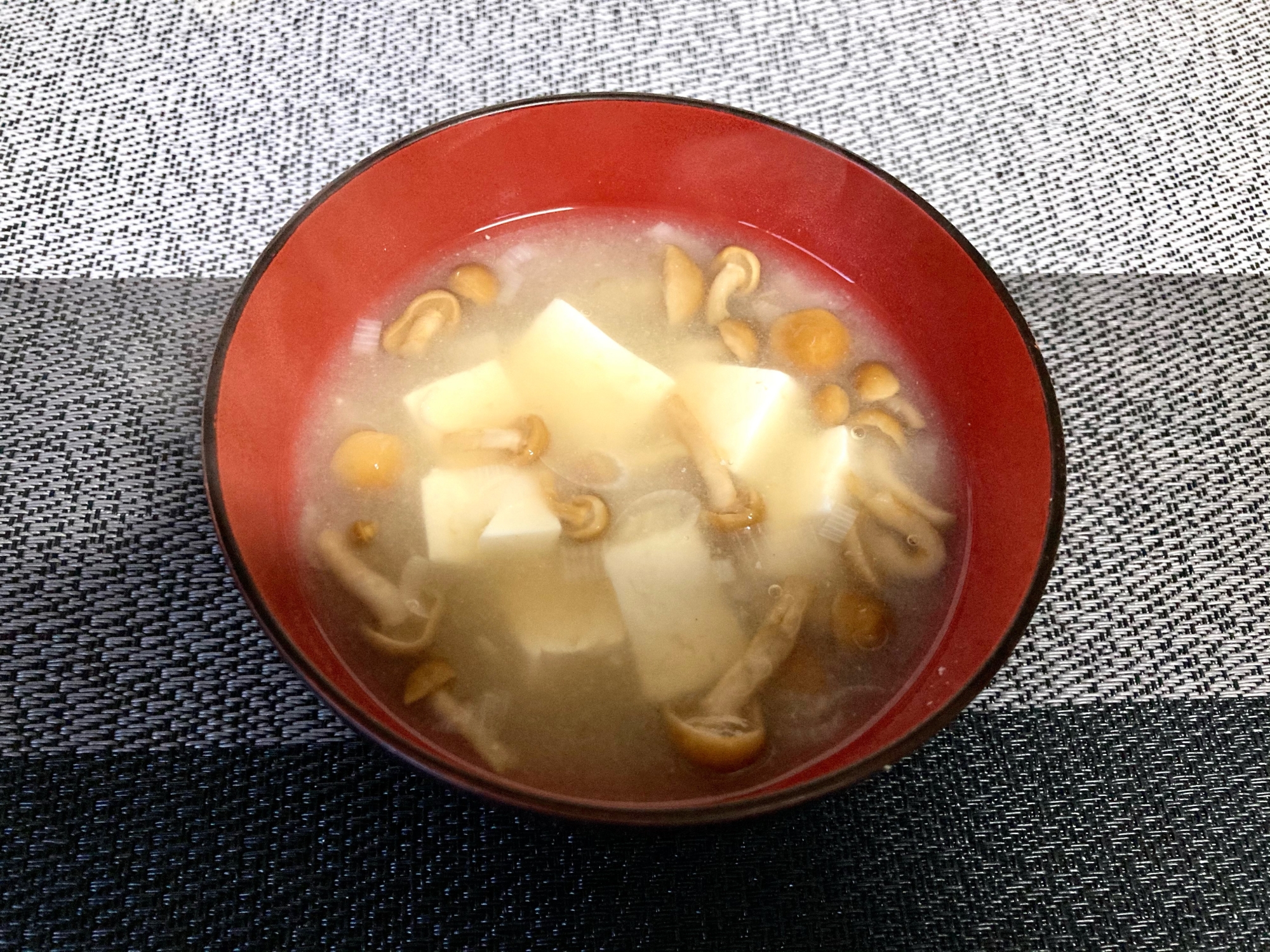 木綿豆腐と長ねぎのなめこ汁