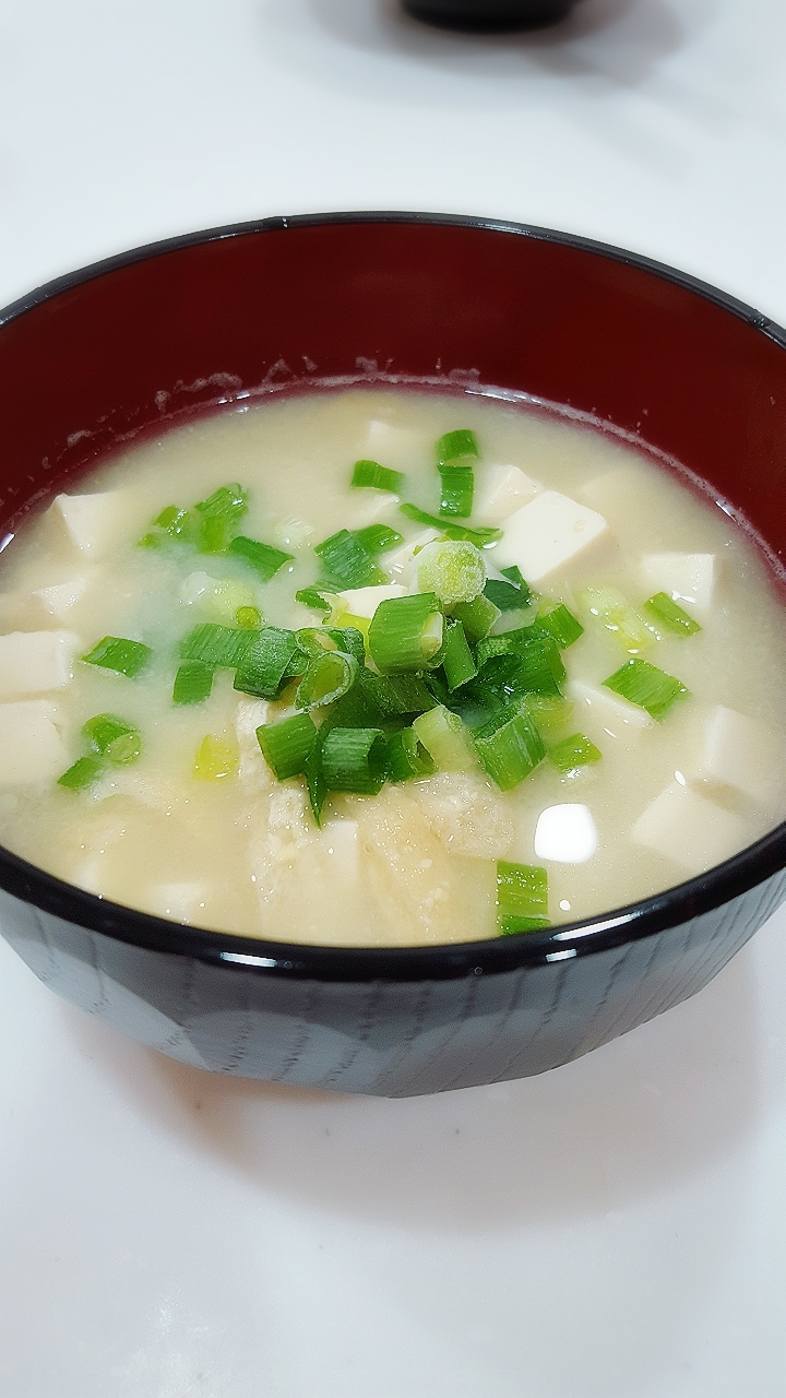 隠し味でお店の味！！豆腐と油揚げのお味噌汁☆