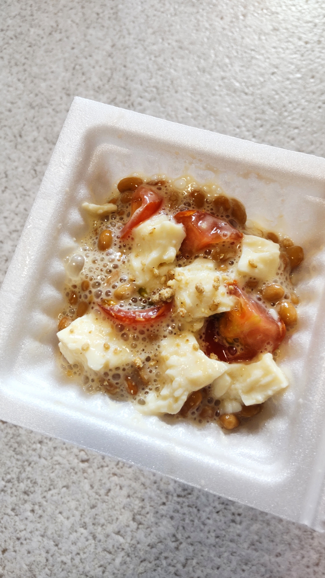 豆腐とトマトの納豆