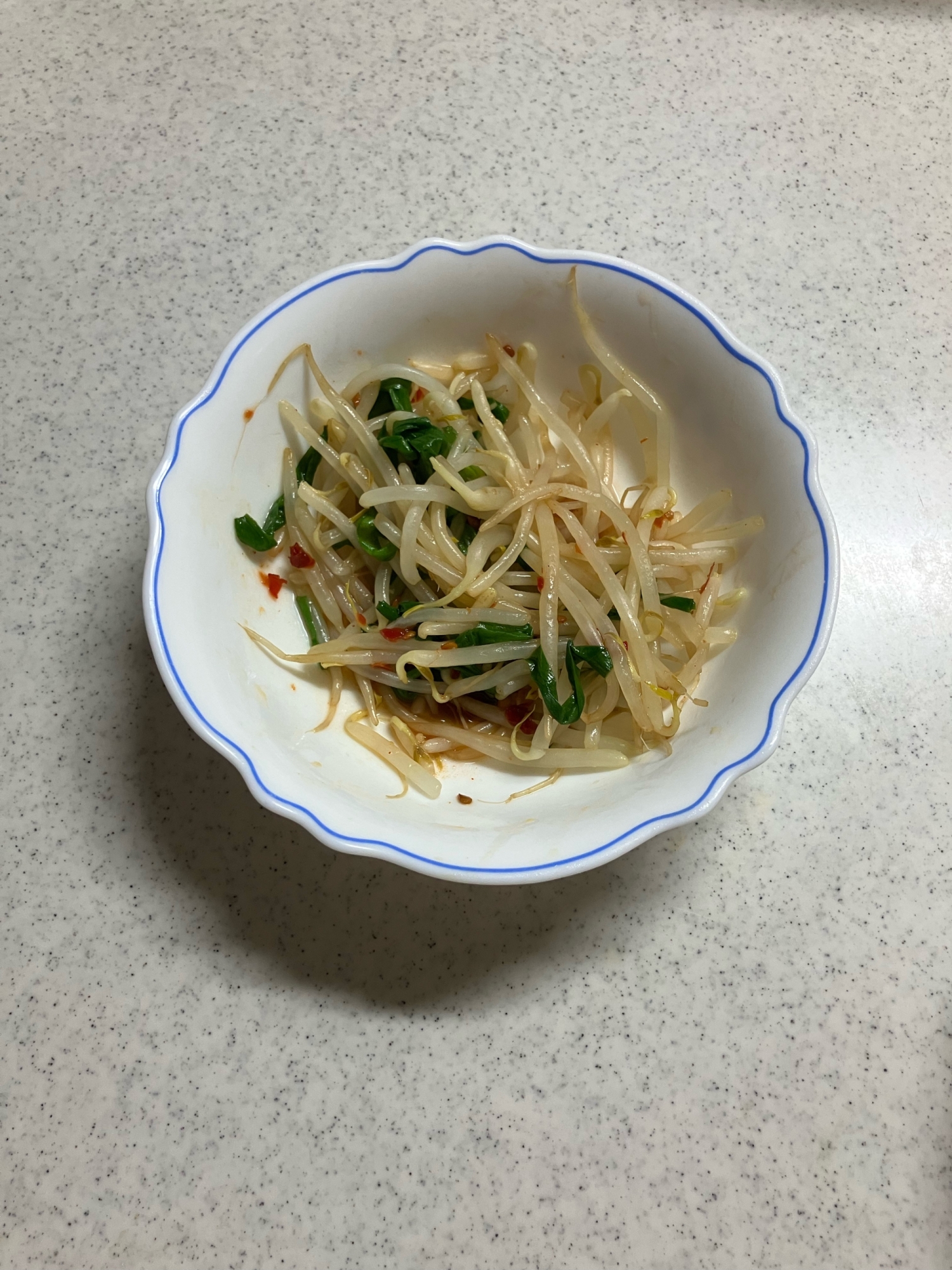 もやしとニラのピリ辛ポン酢
