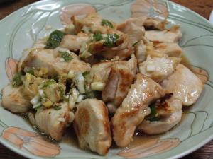 鶏むね肉の中華風ねぎソース焼き