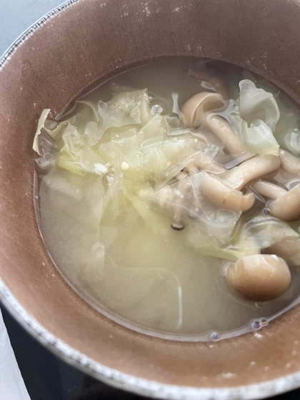 キャベツと茄子の味噌汁