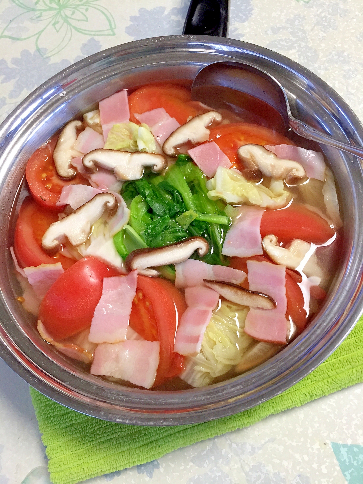 干した白菜が甘い！トマトとベーコンの★中華スープ