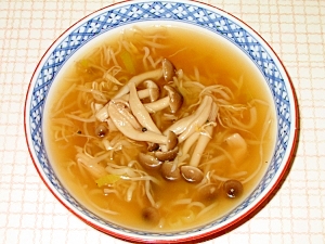 ねぎ・しめじ・もやしの野菜中華スープ