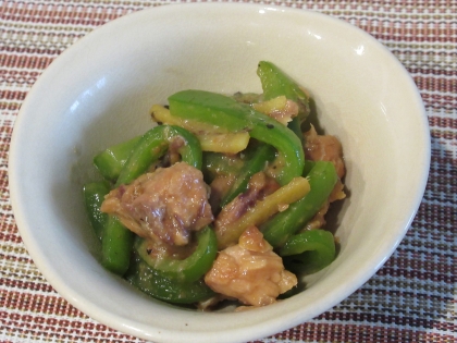 鯖味噌煮缶でしっかりと味が付いて、ご飯にもピッタリですね(´艸｀*)
ごま油の風味もありますが仕上げにゴマをふっても更に良いのですね！
美味しくいただきました♪