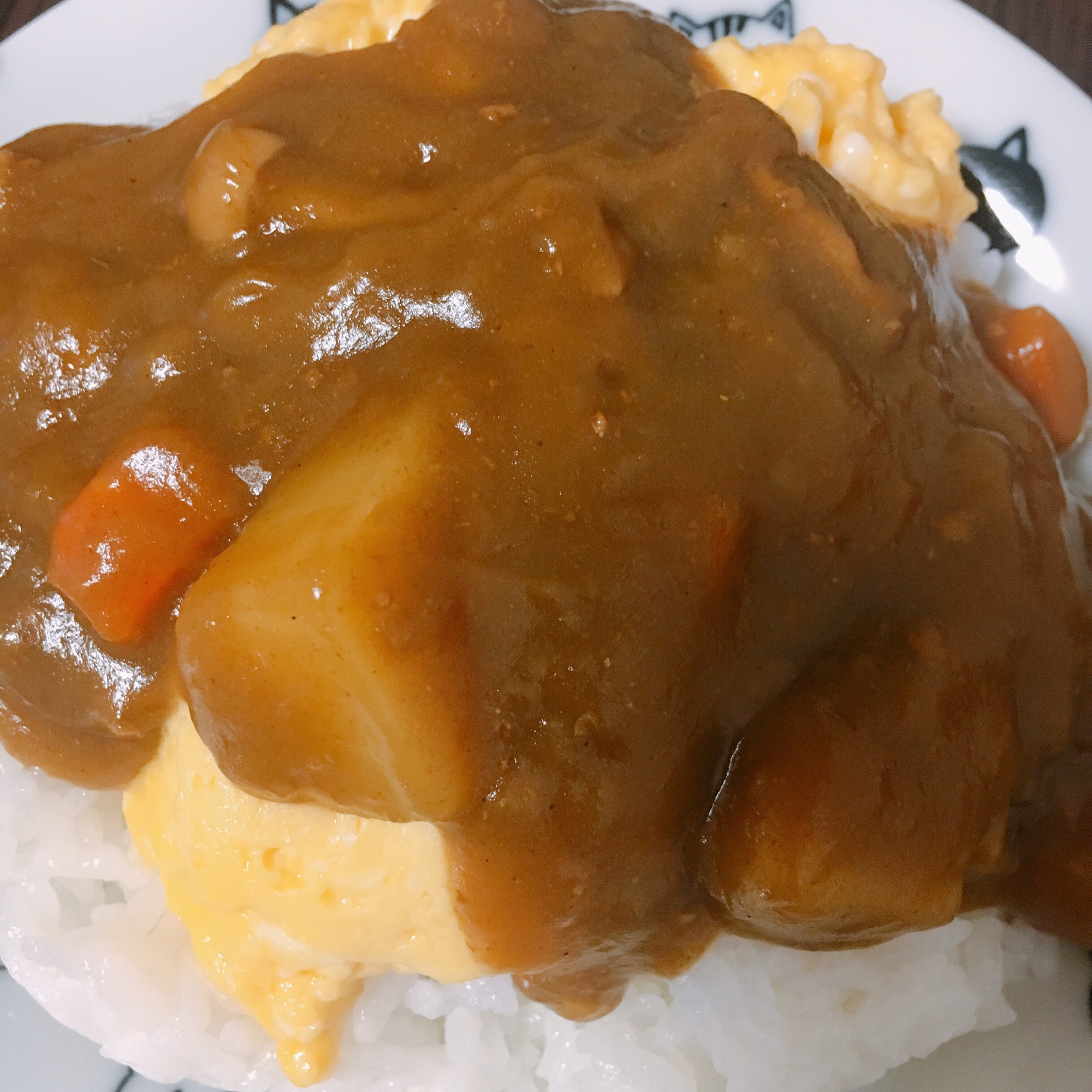 スクランブルエッグのせ♪カレーライス