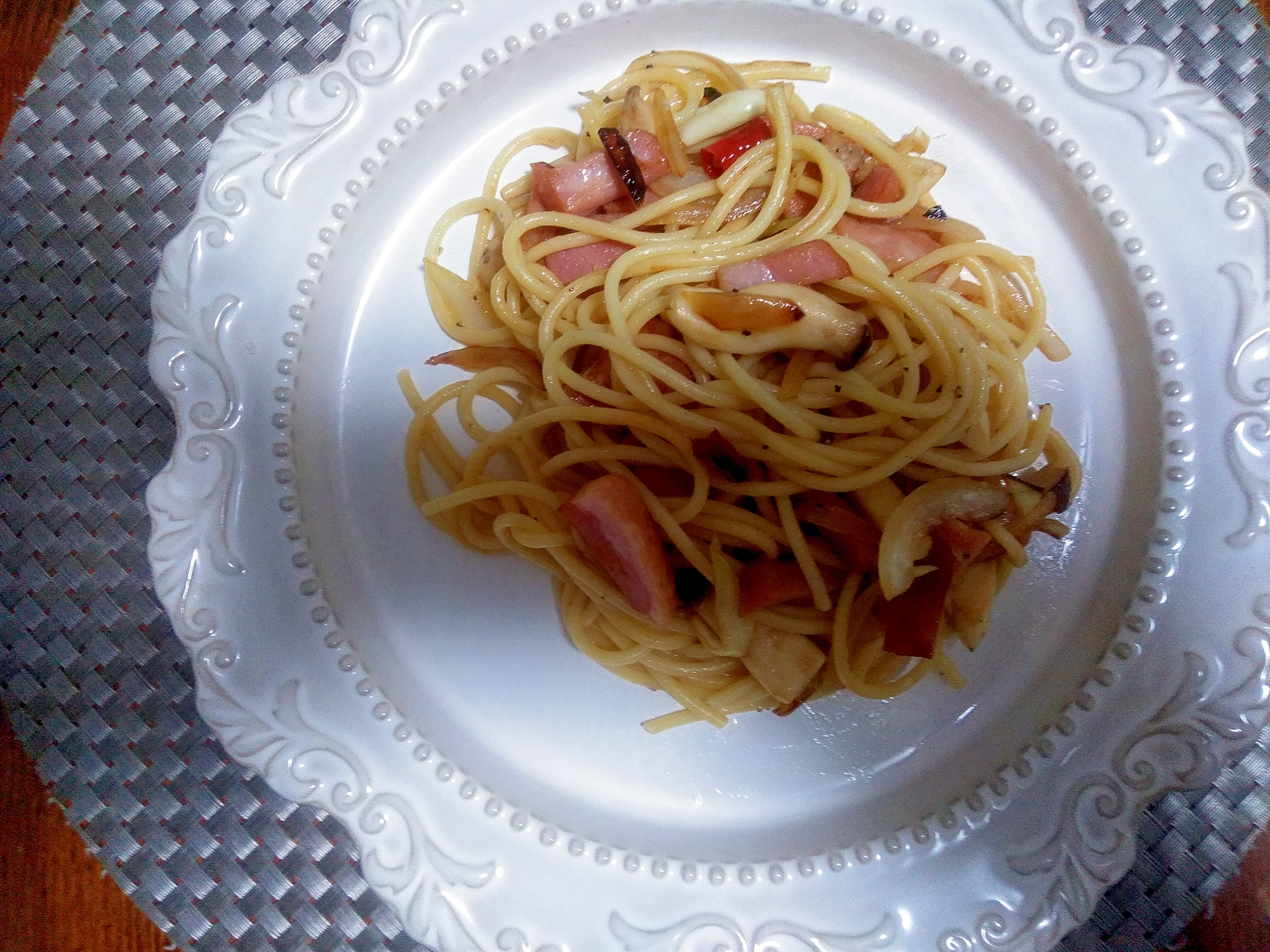 ころころベーコンきのこのパスタ