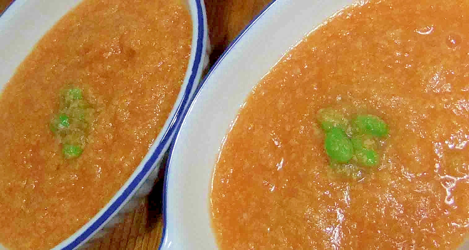 にんじんと豆乳のオレンジ色のスープ