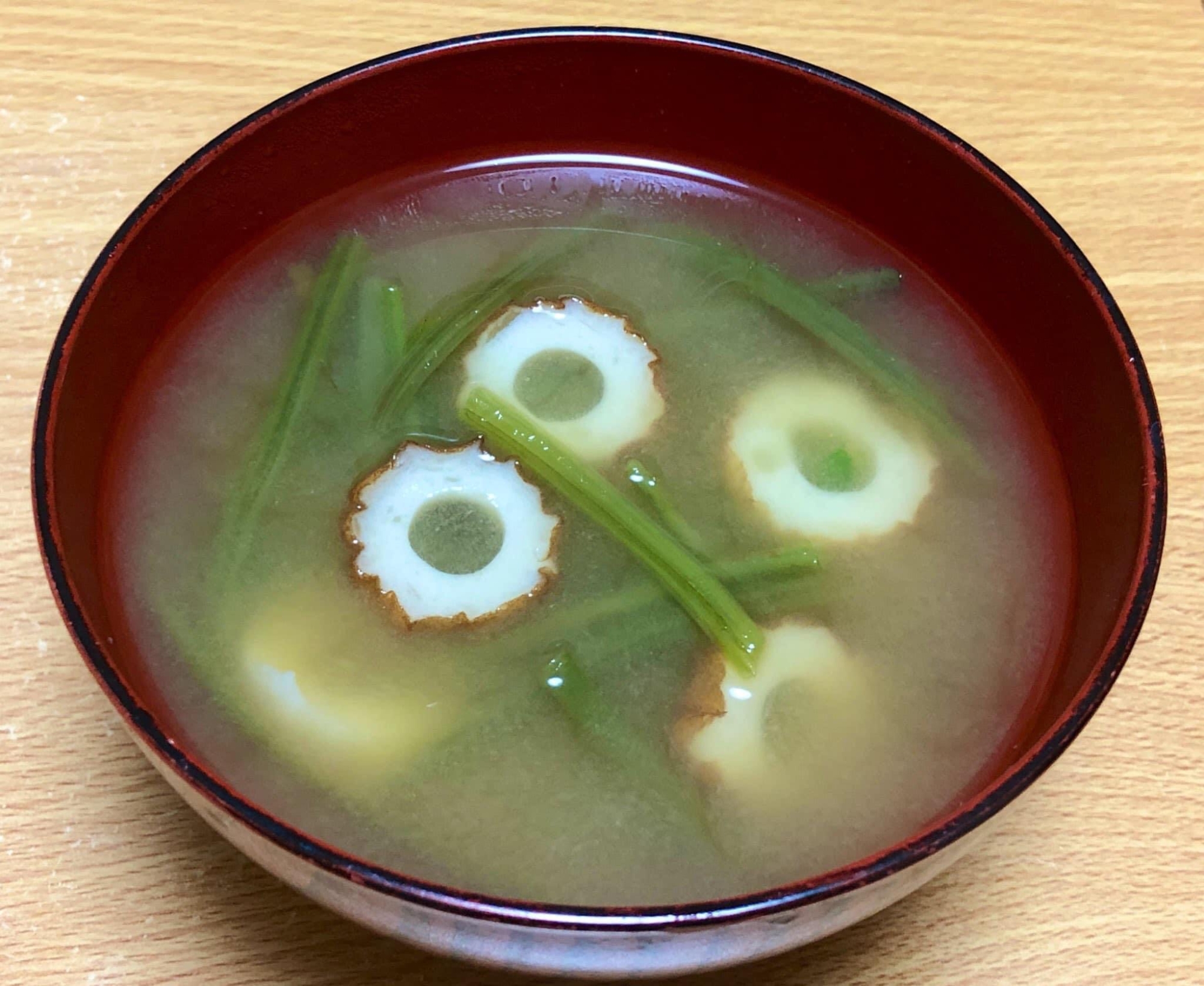 さつまいもの茎とちくわのお味噌汁