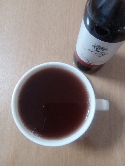 リンゴジュースと紅茶のホットワイン（赤ワイン）