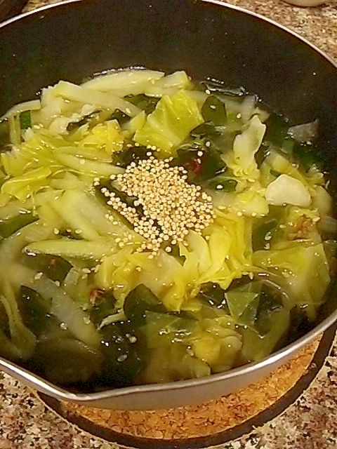 玉ねぎと大根のわかめ米ぬかスープ