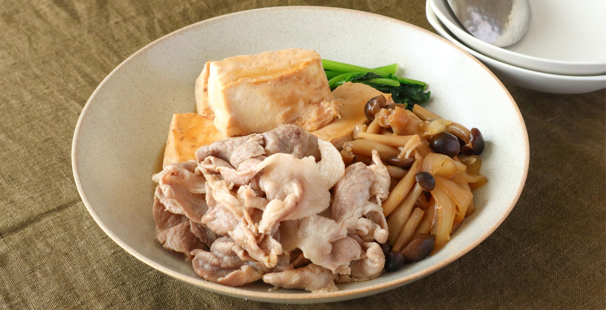 豚肉としめじの肉豆腐