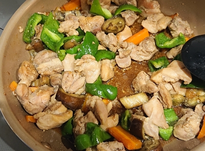 から揚げスパイスの肉野菜炒め丼