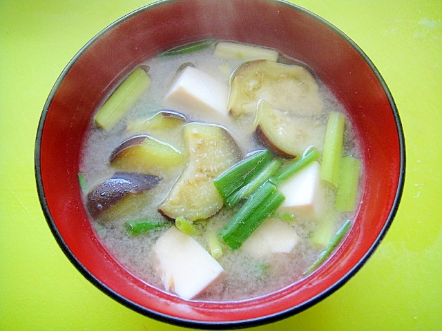 茄子と豆腐万能ネギの味噌汁 レシピ 作り方 By Mint74 楽天レシピ 茄子と豆腐万能ネギの味噌汁 レシピ 作り方 By Mint74 楽天レシピ